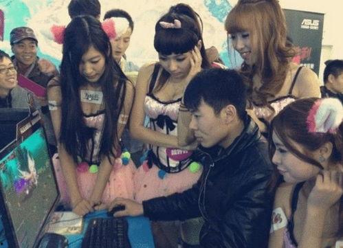 美女陪玩吃瓜视频,欢乐互动引网友热议