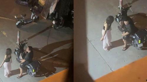 楼上吃瓜楼下吵架视频,一场现代都市的邻里冲突直播