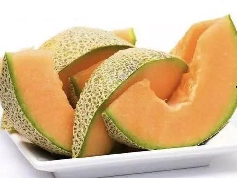 吃哈密瓜糖葫芦视频,哈密瓜糖葫芦的独特风味体验